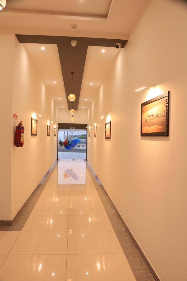 Hotel Viraj Residency Bhudzs Kültér fotó