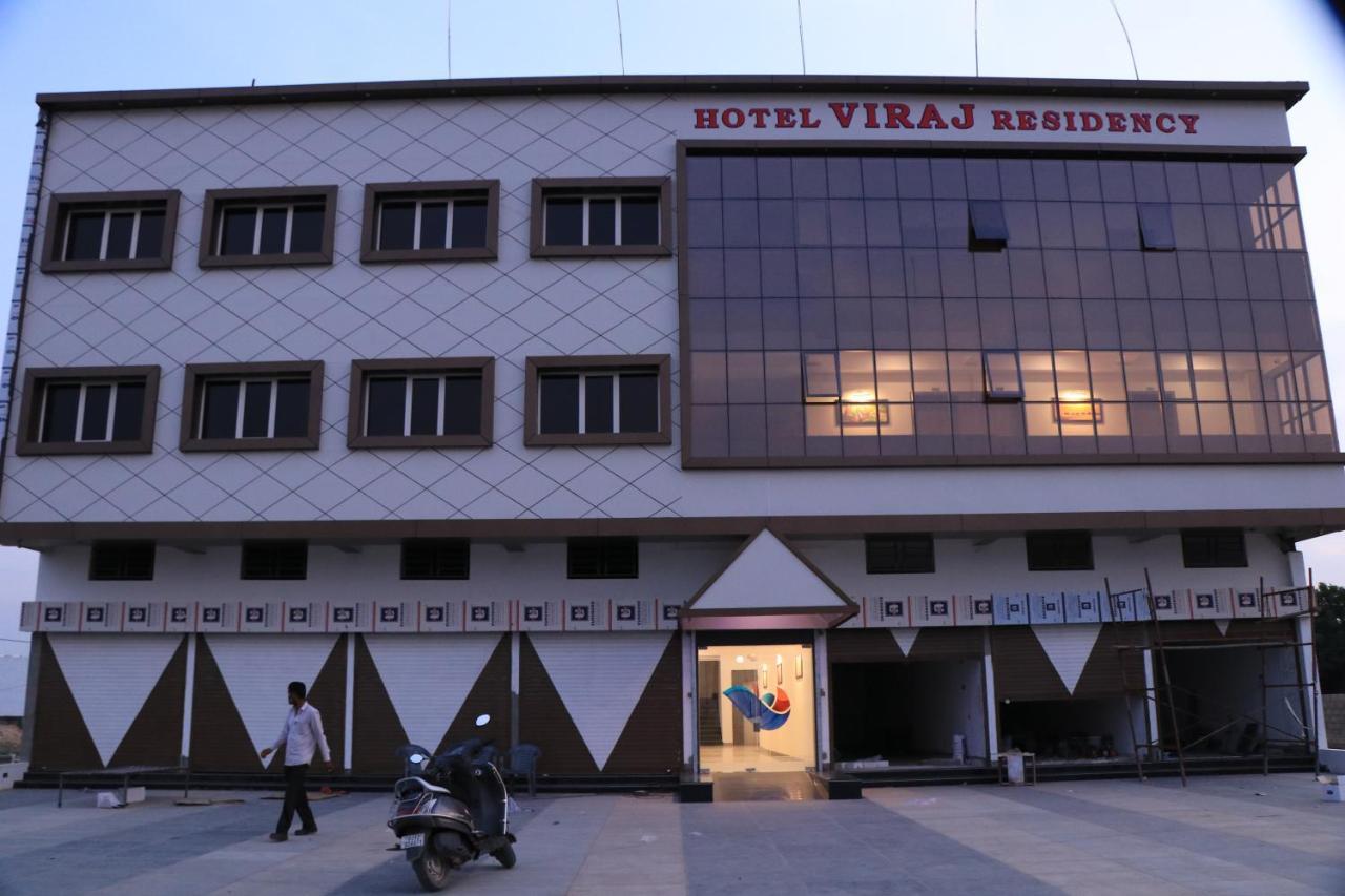 Hotel Viraj Residency Bhudzs Kültér fotó