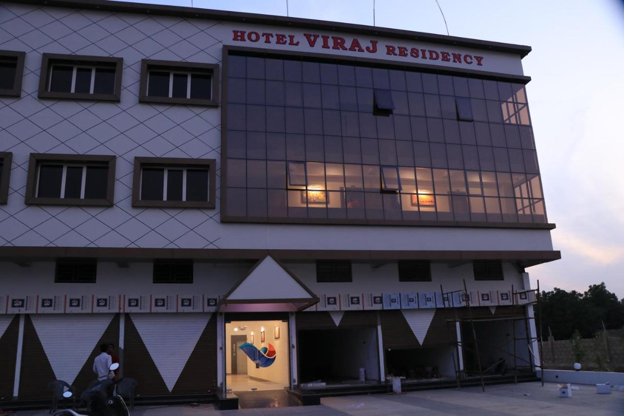 Hotel Viraj Residency Bhudzs Kültér fotó