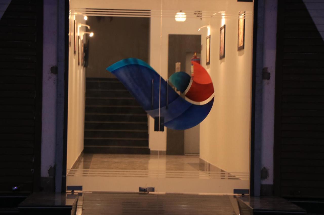 Hotel Viraj Residency Bhudzs Kültér fotó